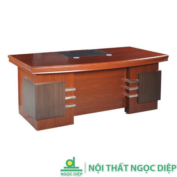 Bàn làm việc lãnh đạo DT1890H24
